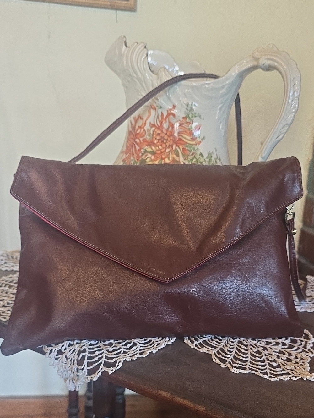 Classic Envelope Leather Shoulder Bag in Deep Wine